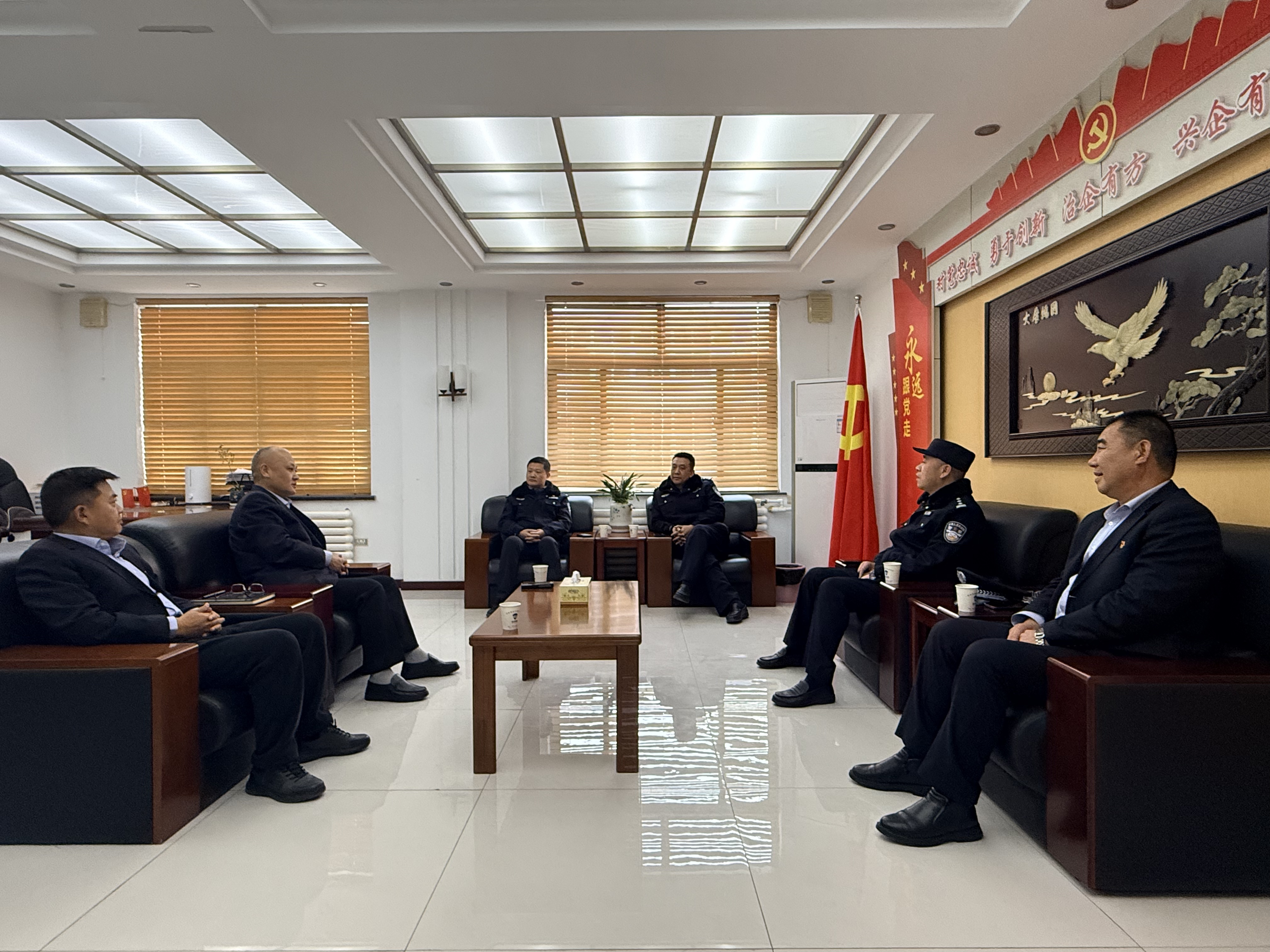 市公安局治安支隊領(lǐng)導(dǎo)蒞臨公司檢...