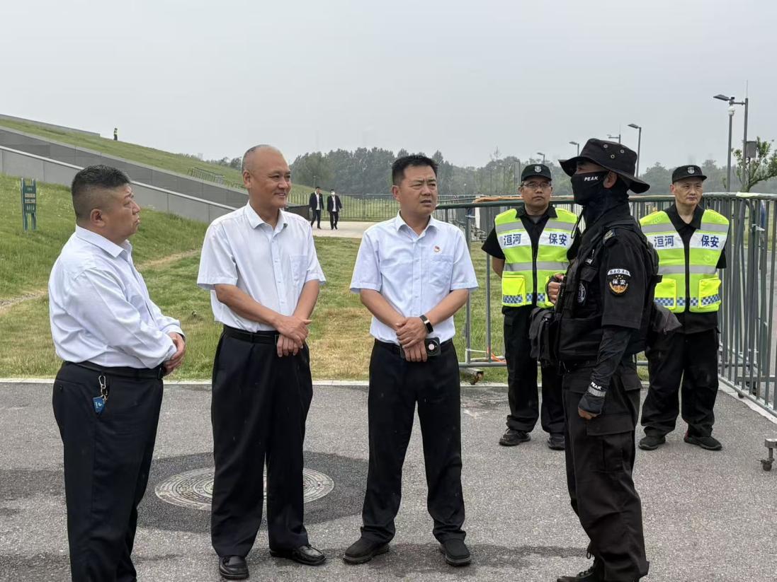 護(hù)航奔跑盛宴  筑牢平安防線——公司圓滿完成浙江衛(wèi)視《奔跑吧》欄目安陽站錄制安保任務(wù)